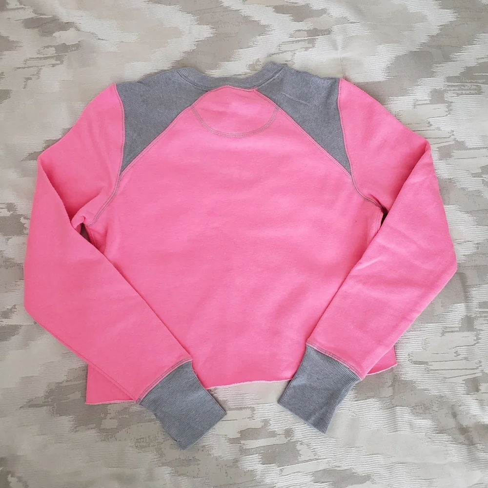 💕Bright Pink Crop Top Sweater- Cute!💕 - Picture 3 of 7